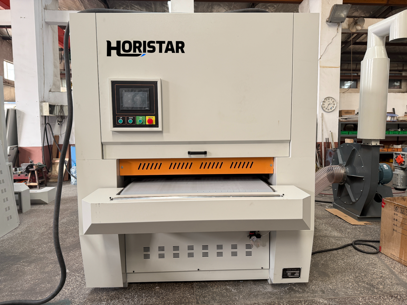 HORISTAR CNC Sanding and Deburring Machine processing sheet metal parts